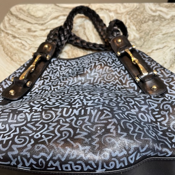 Gucci “Words of Strength” Painted Handbag with Authenticity Certificate - Picture 10 of 12
